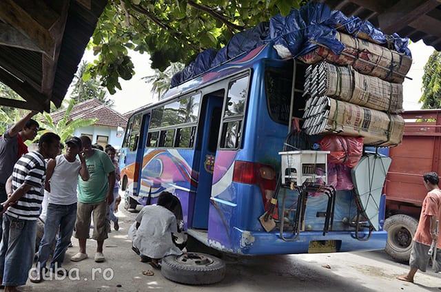 Autobusul Ambon-Bula.